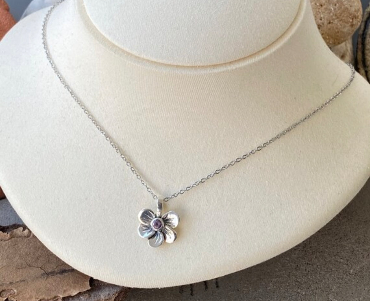 flower necklace with amethyst gemstone