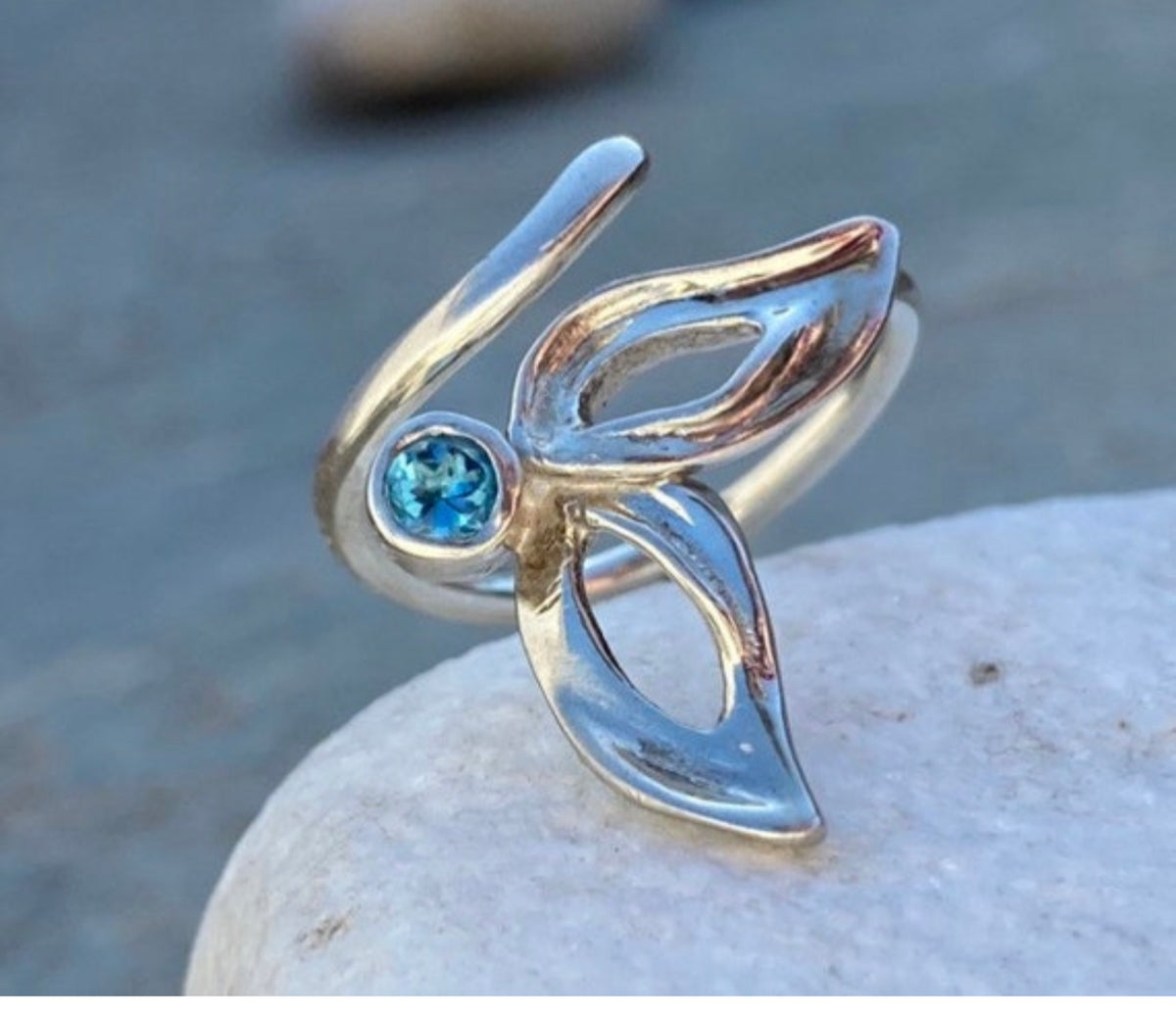 Silver Flower ring adjustable with blue gemstone, handmade ring