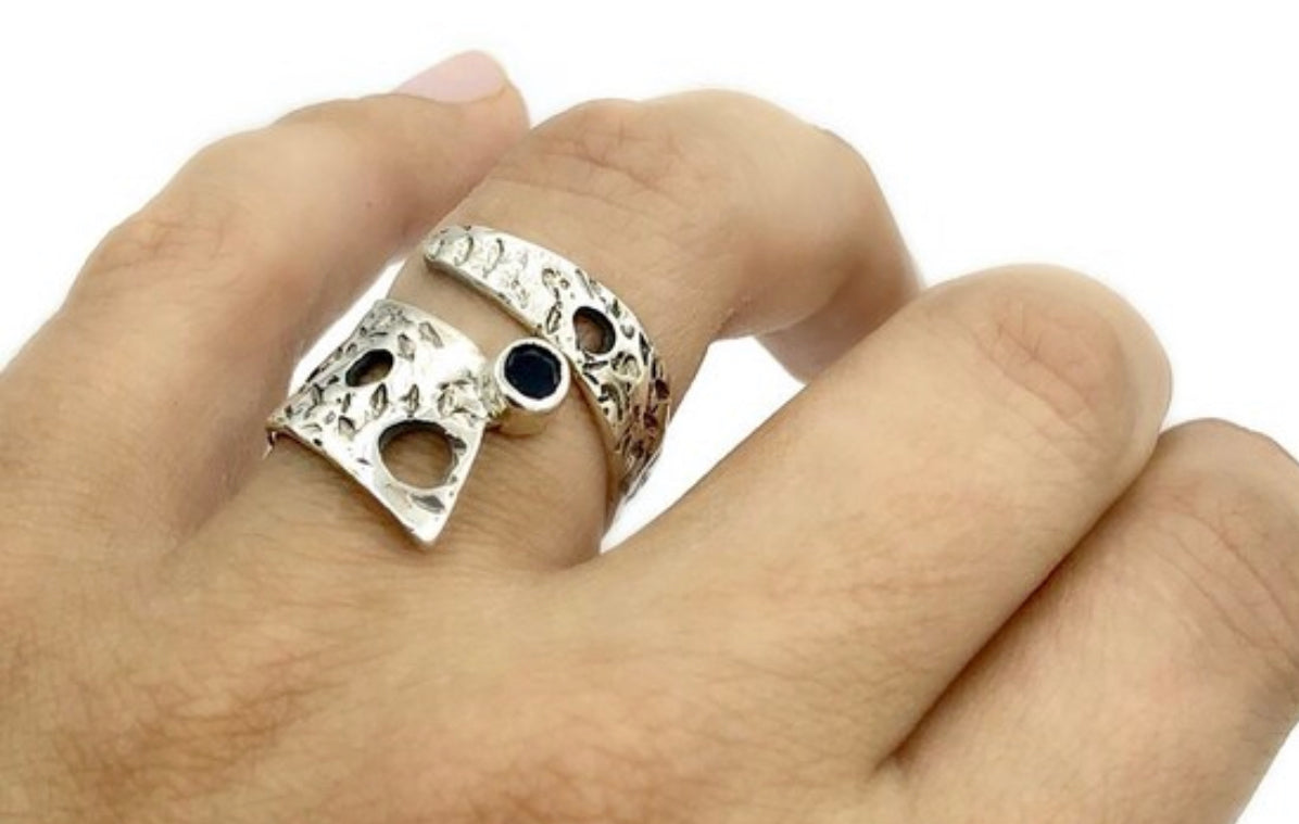 black wide ring wrap around with black gemstone