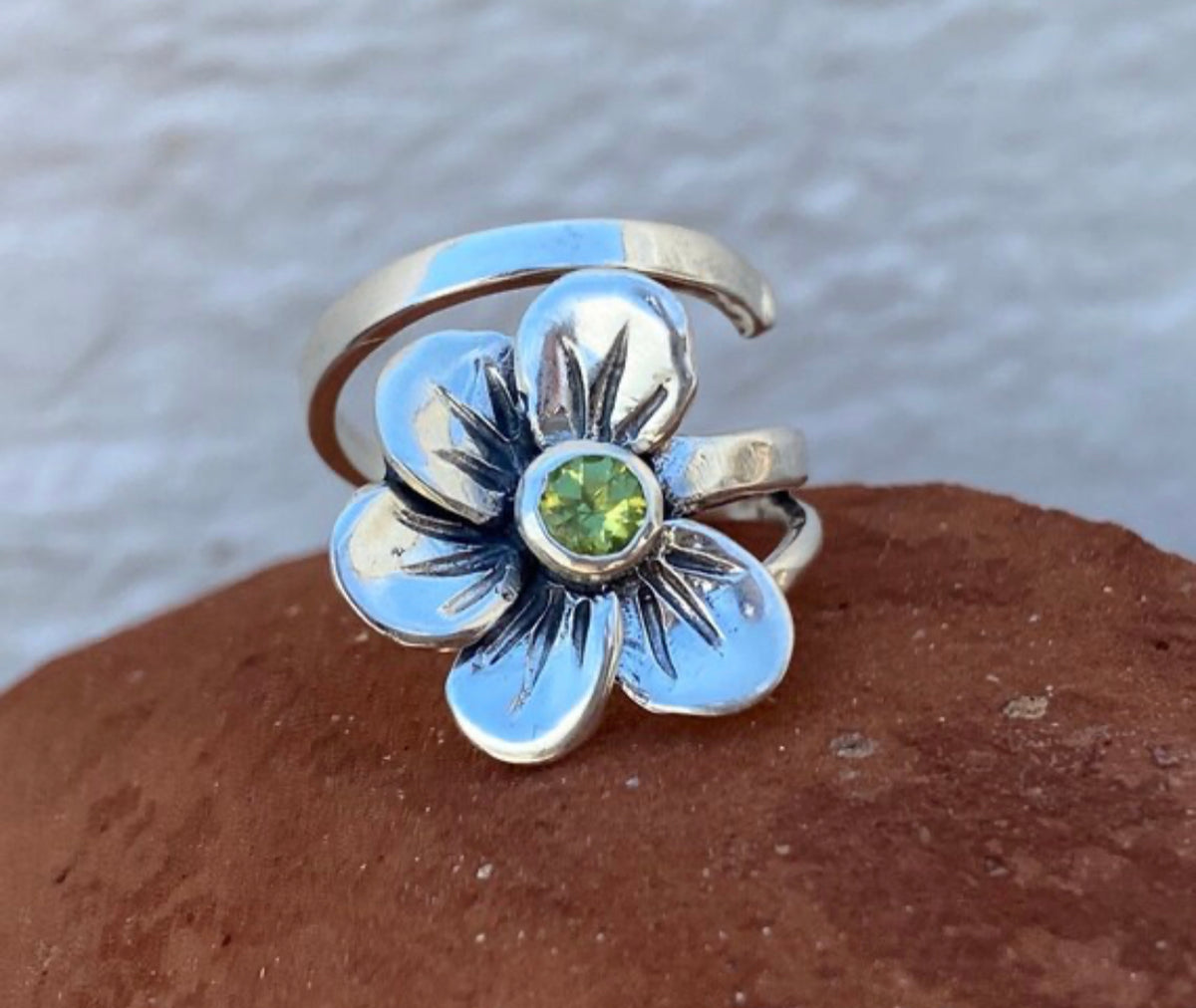 flower ring with peridot
