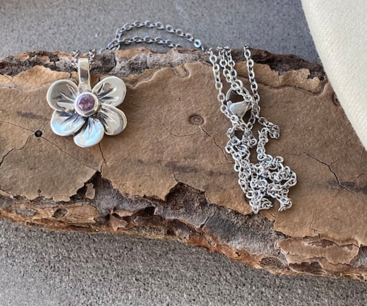 flower necklace with amethyst gemstone