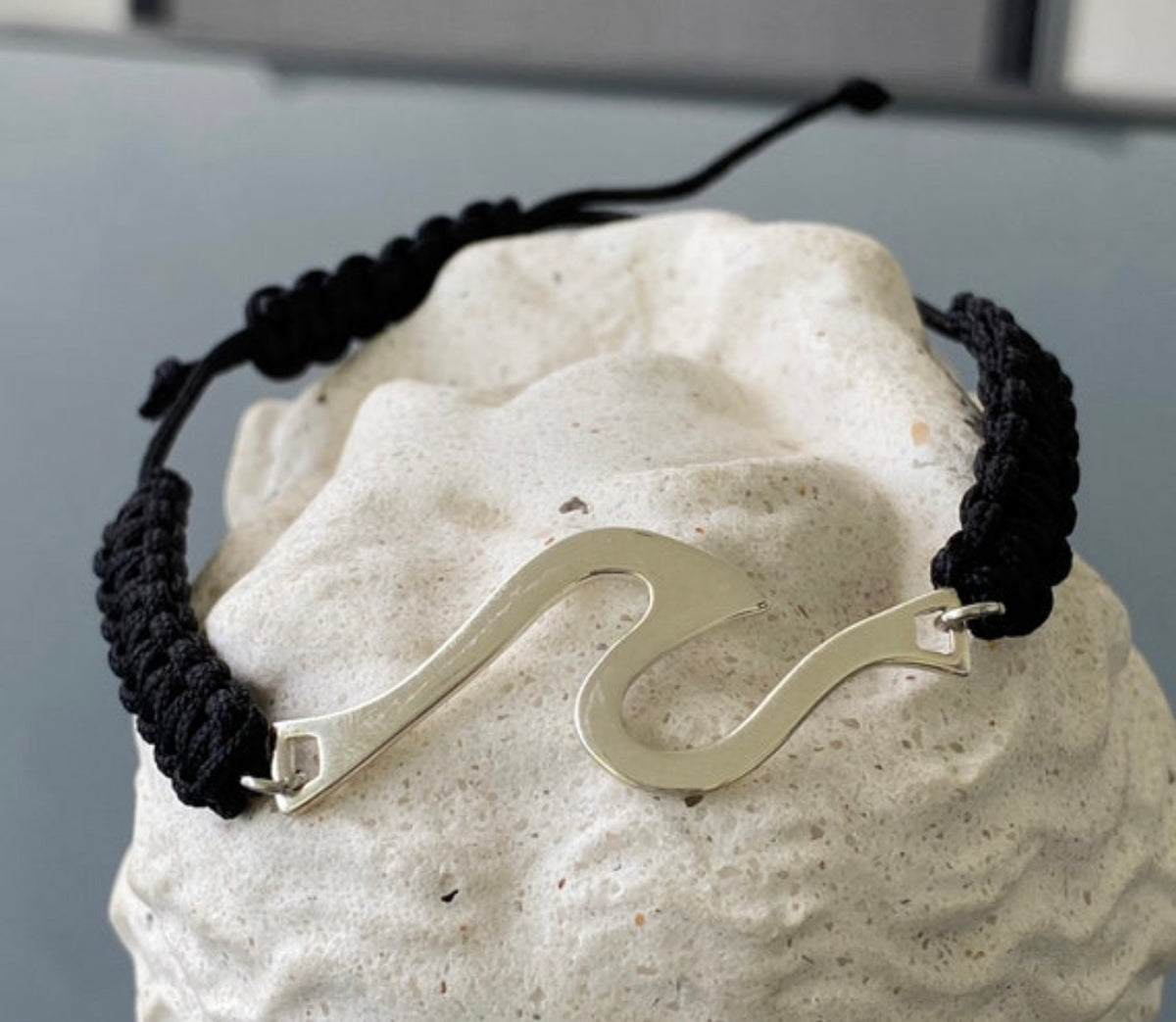 men’s wave bracelet with black macrame
