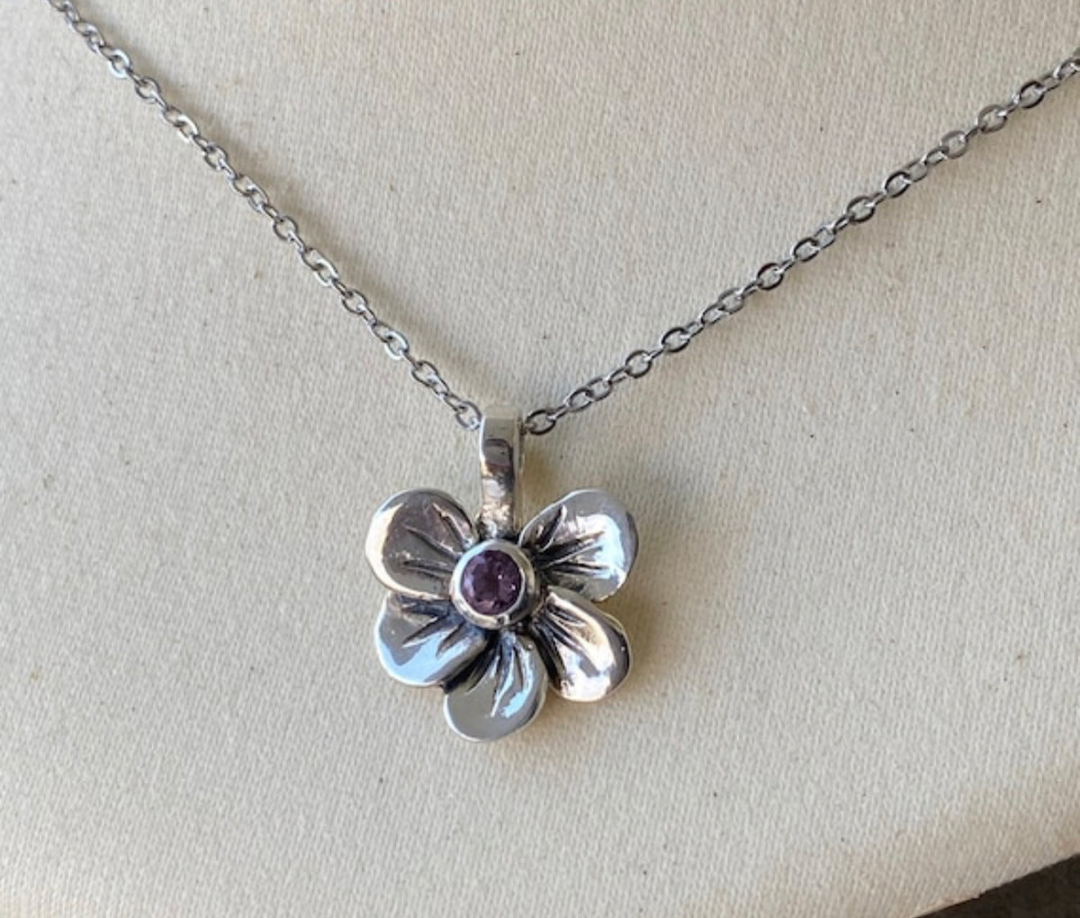 flower necklace with amethyst gemstone
