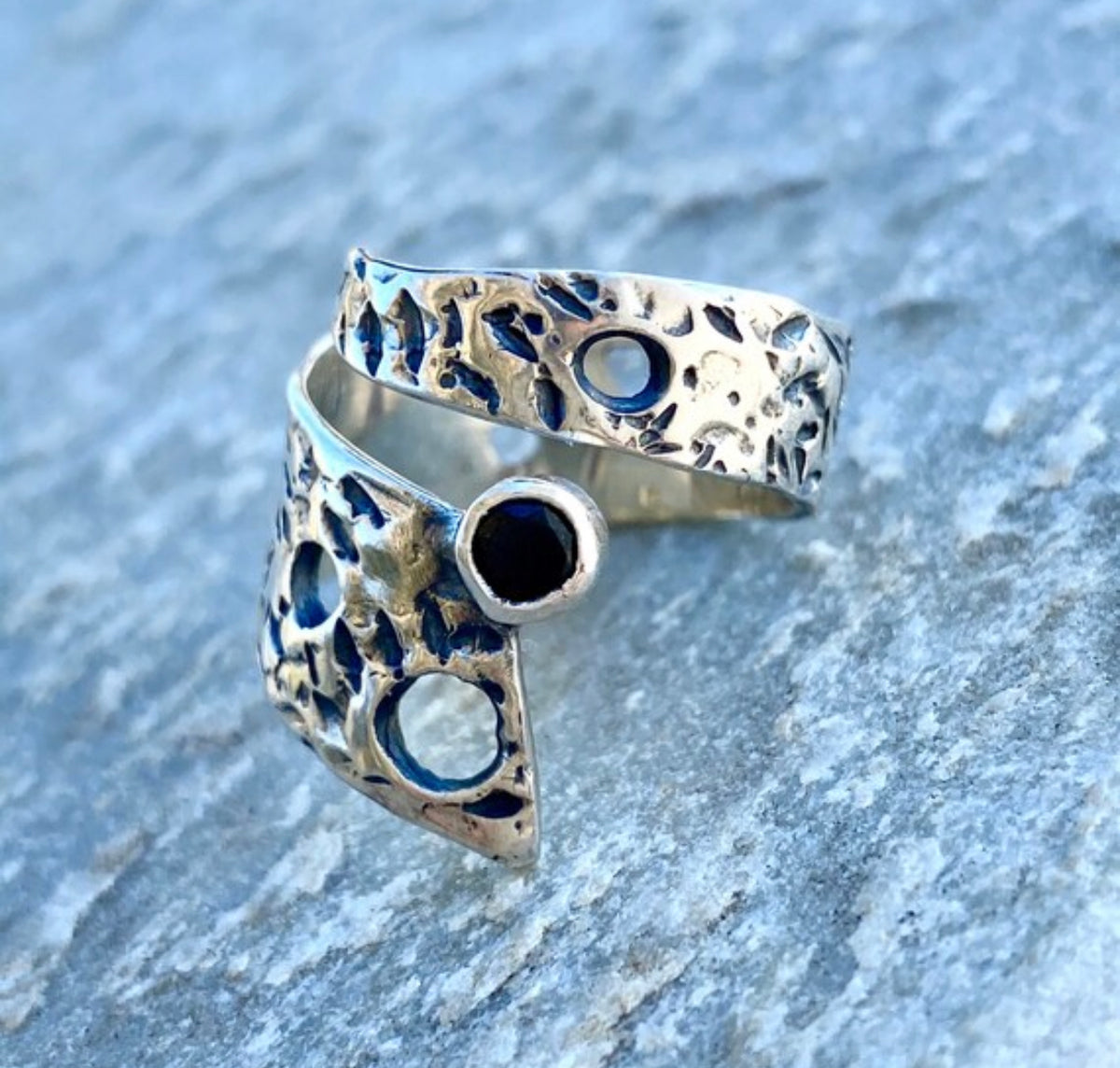 black wide ring wrap around with black gemstone