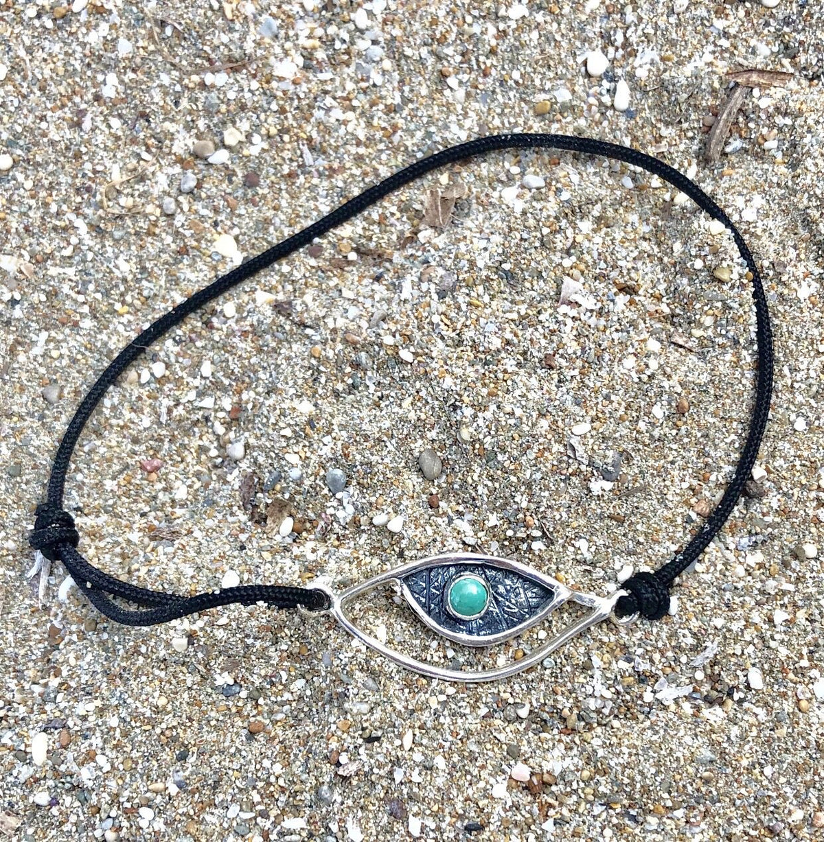 Evil eye bracelet with turquoise gemstone