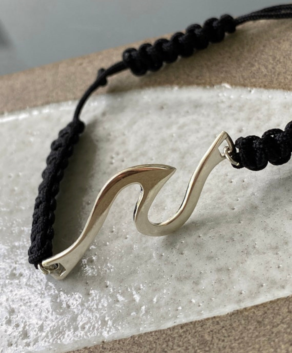 men’s wave bracelet with black macrame