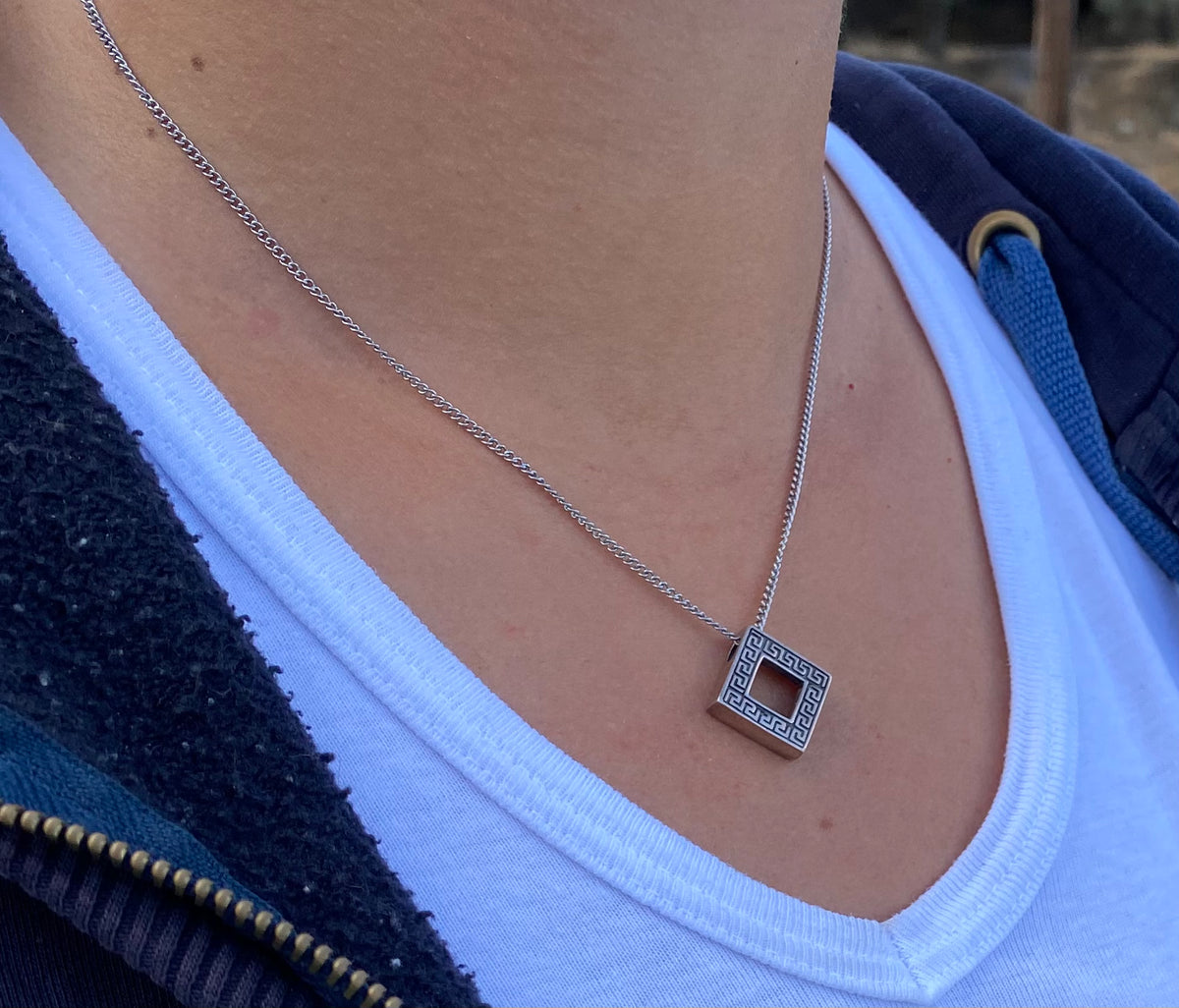 square meander necklace